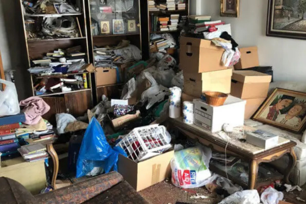 Avant intervention débarras appartement T3 encombré Paris 11ème - OnLeveTout