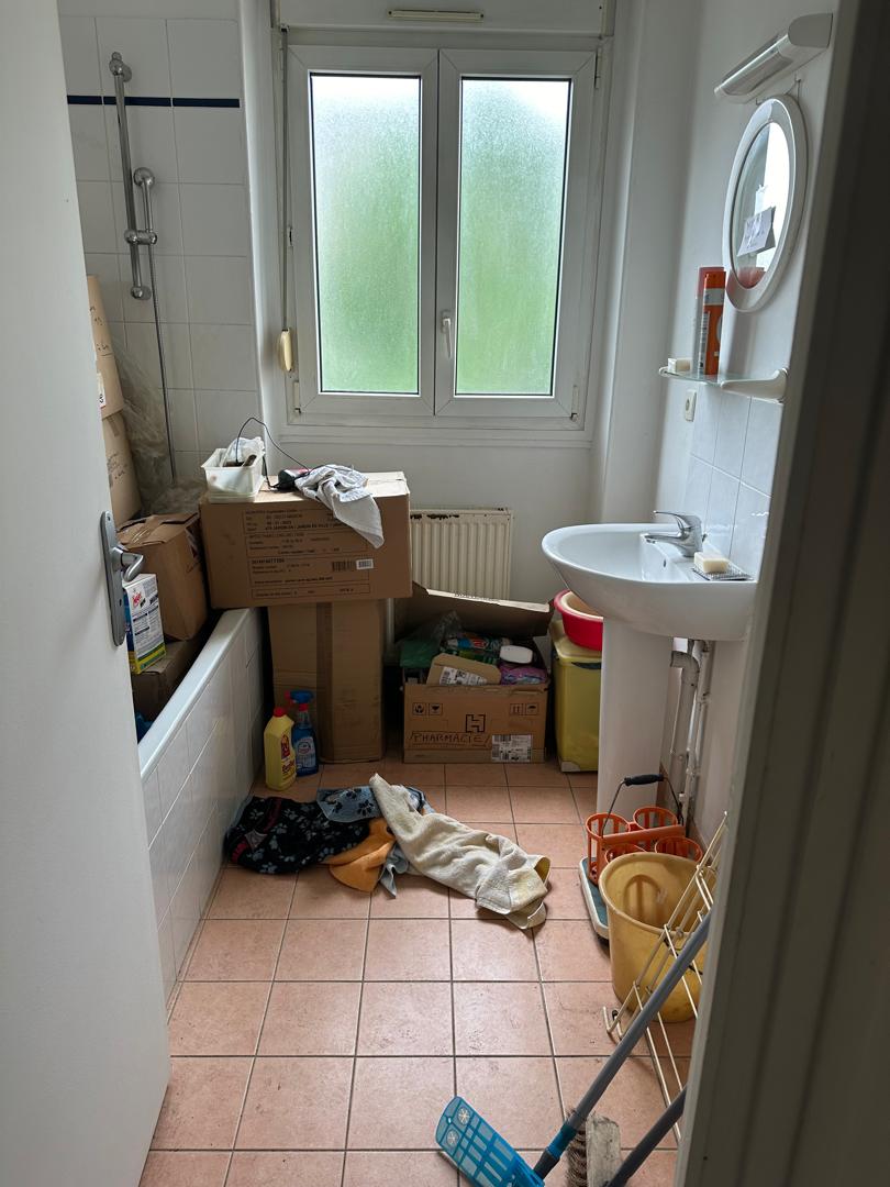 Avant — Salle de bains — OnLeveTout